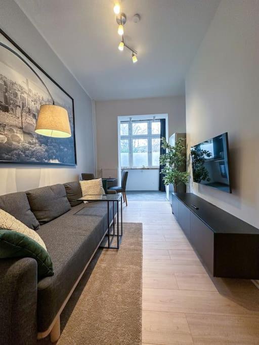 Modern City Apt. -With 2 Tv, Netflix And Work Desk Essen Exteriér fotografie